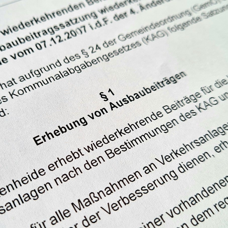 Foto vom Deckblatt der Satzung Ausbaubeiträge