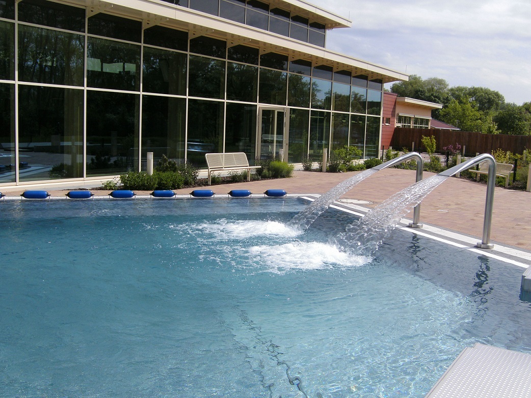 Foto vom Außenbecken des Kreishallenbades Maxdorf-Lambsheim