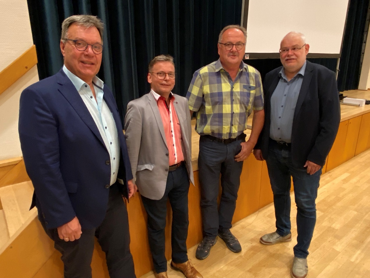 Foto mit Bürgermeister Paul Poje, Erster Beigeordneter Michael Niederberger, Beigeordneter Georg Kiefer und Zweiter Beigeordneter Bernd Lupberger