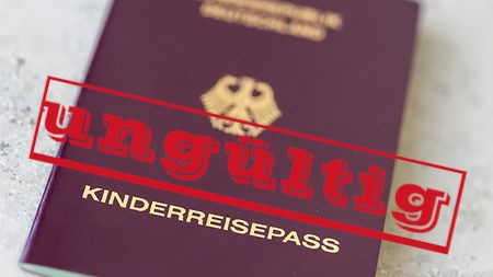 Foto Kinderreisepass mit Wort ungültig